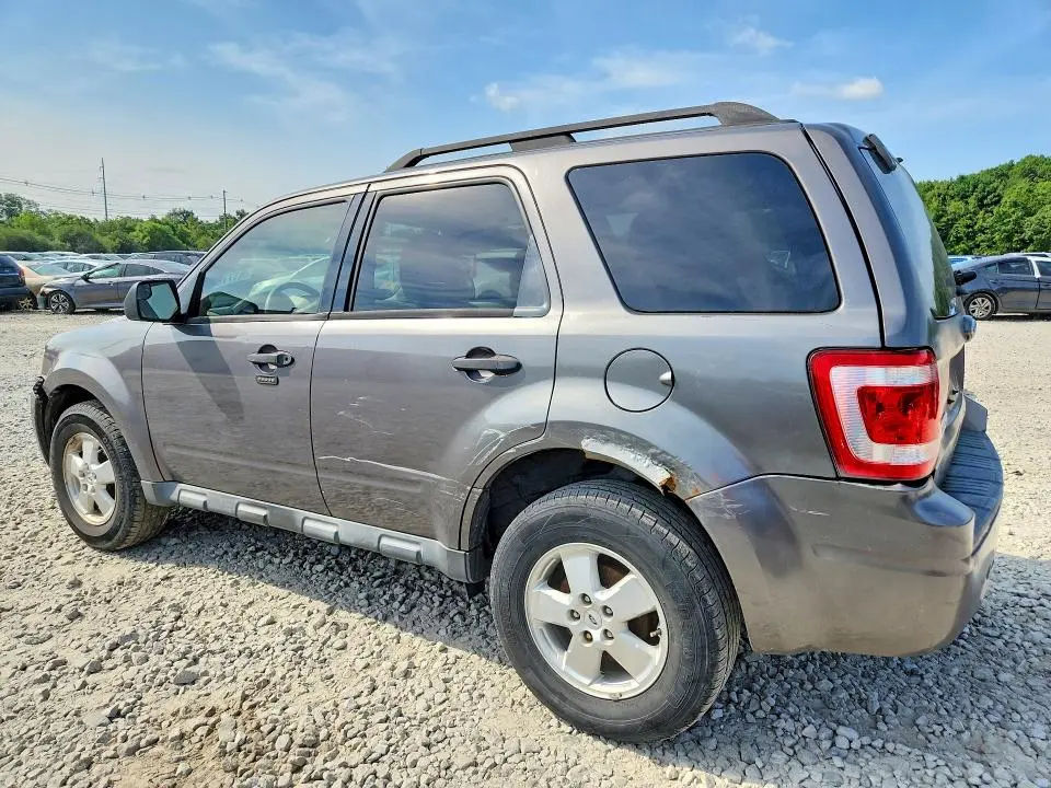 2011 FORD ESCAPE XLT  