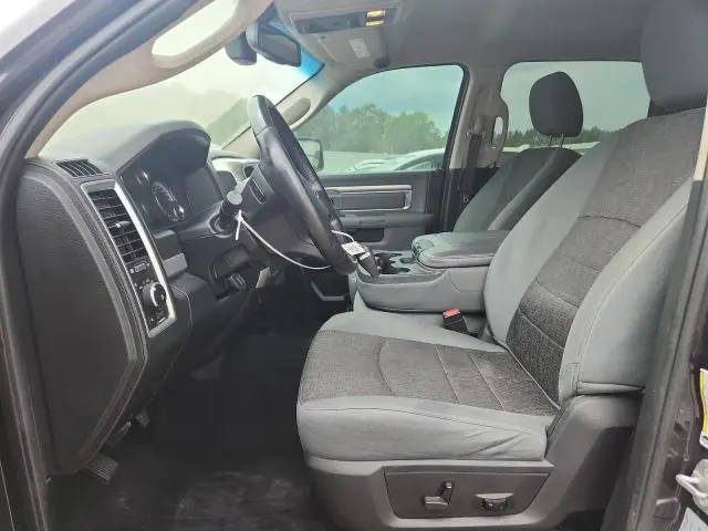 2016 RAM 1500 SLT  