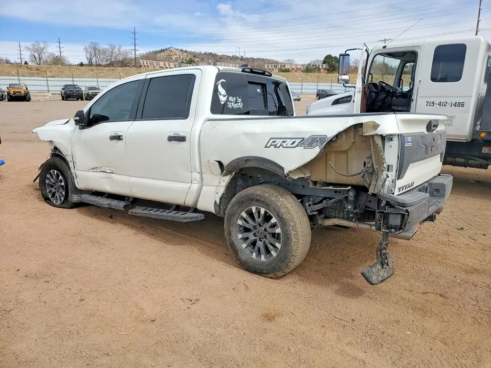 2024 NISSAN TITAN PRO-4X  