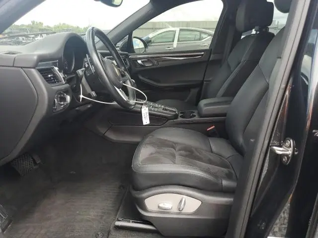 2017 PORSCHE MACAN   