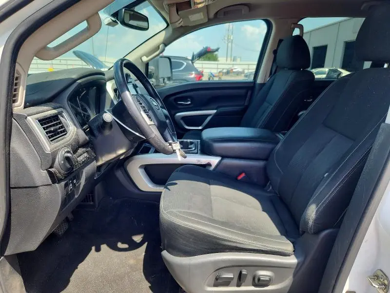 2019 NISSAN TITAN SV  