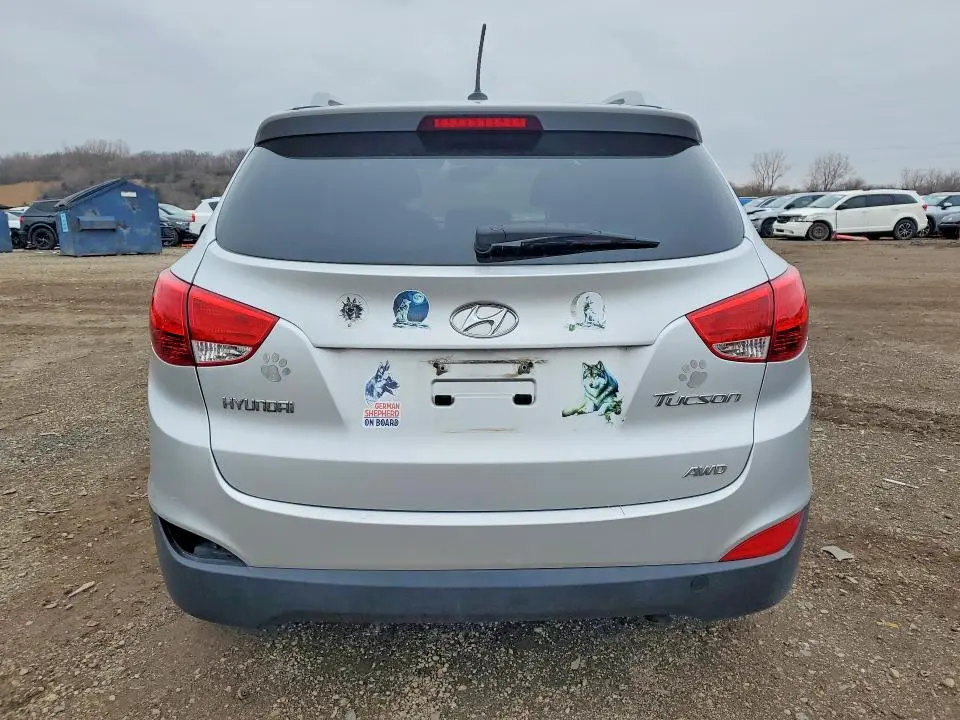 2011 HYUNDAI TUCSON GLS  