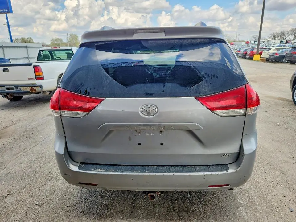 2012 TOYOTA SIENNA XLE 8-PASSENGER  