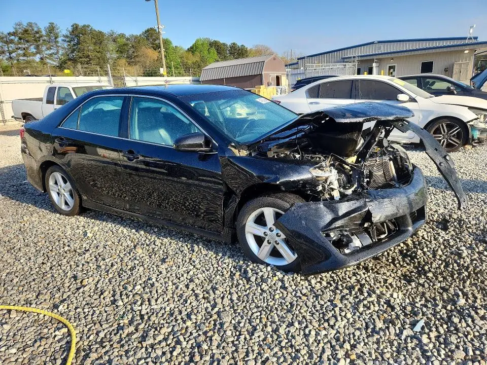 2012 TOYOTA CAMRY SE  
