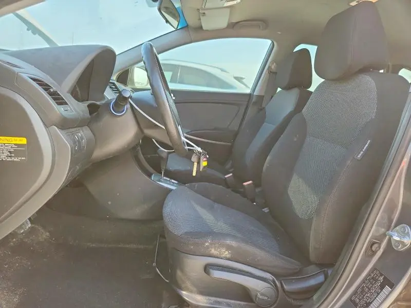 2013 HYUNDAI ACCENT GS  