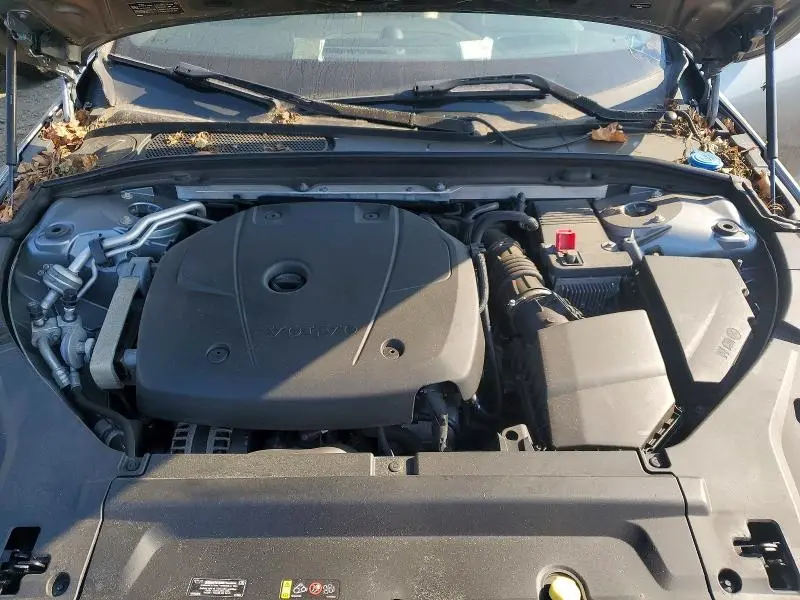 2018 VOLVO S90 T6 MOMENTUM  