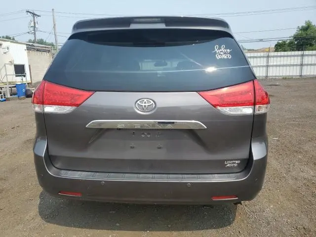 2014 TOYOTA SIENNA XLE  