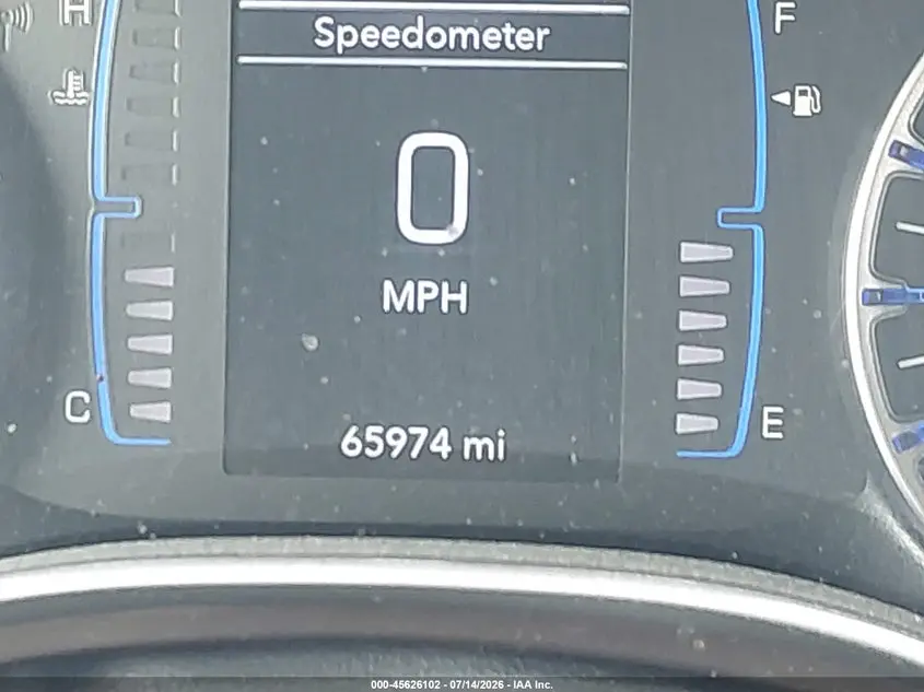 2020 CHRYSLER VOYAGER LX