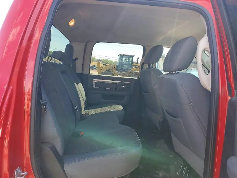 2016 RAM 1500 SLT  