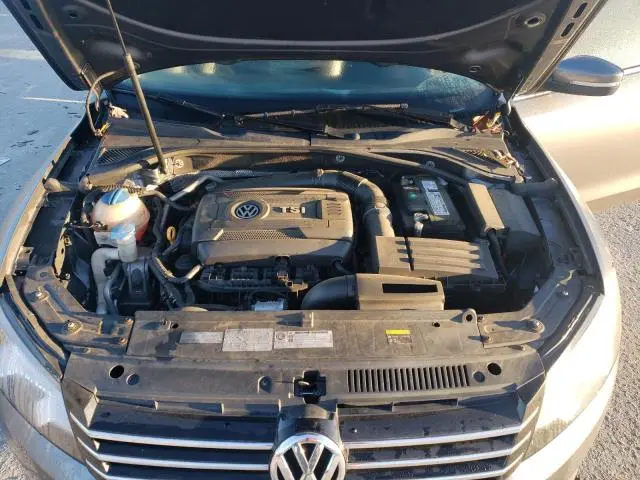 2015 VOLKSWAGEN PASSAT S  