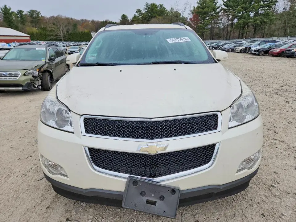 2011 CHEVROLET TRAVERSE LT  