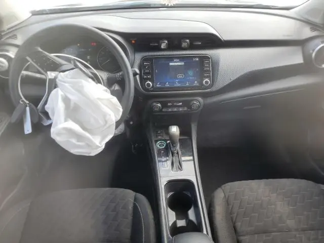 2022 NISSAN KICKS SV  