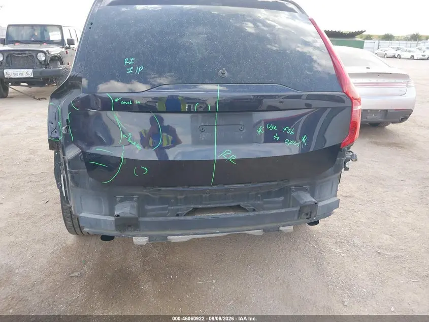 2017 VOLVO XC90 T6 MOMENTUM
