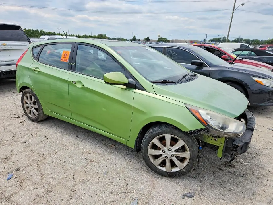 2012 HYUNDAI ACCENT SE  