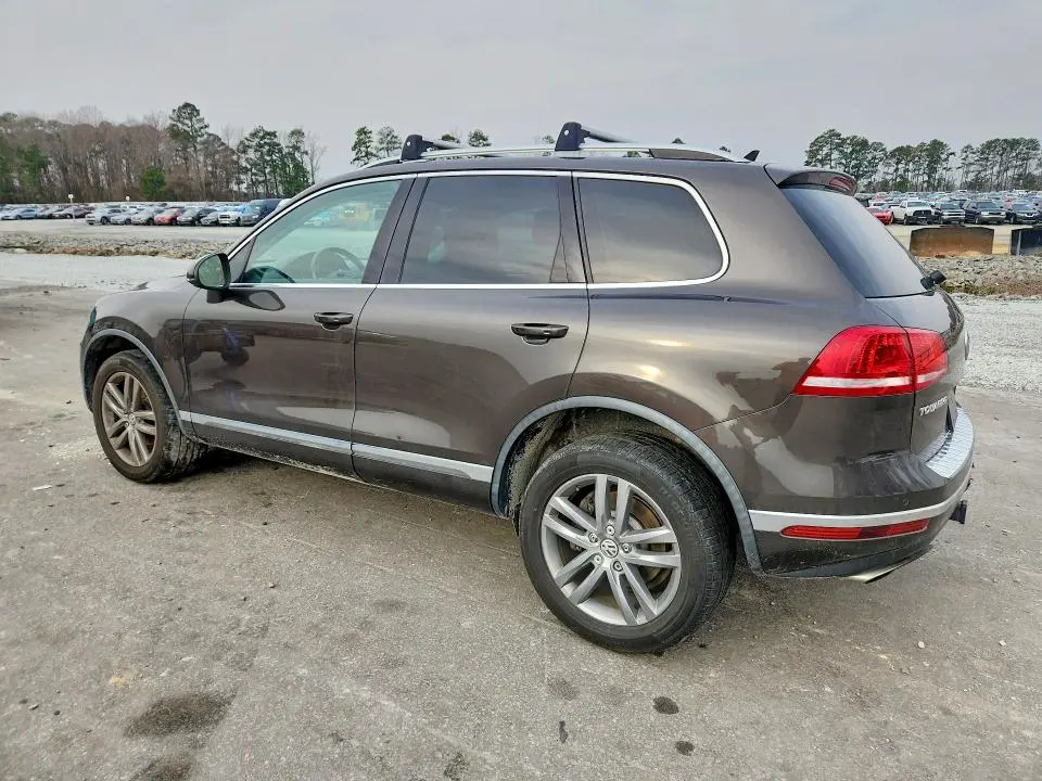 2015 VOLKSWAGEN TOUAREG V6  