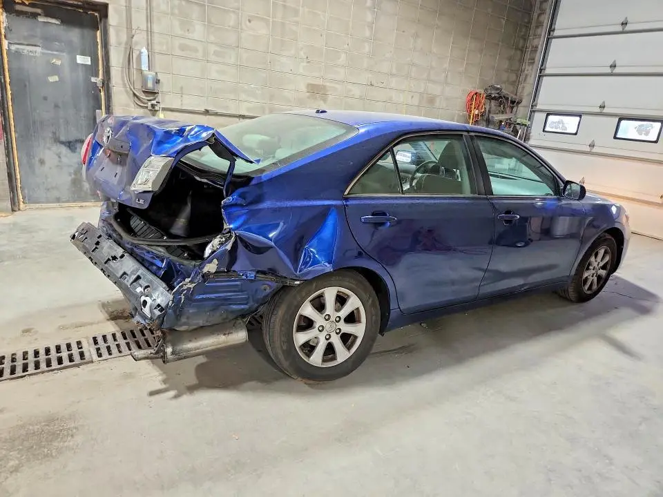 2011 TOYOTA CAMRY LE  