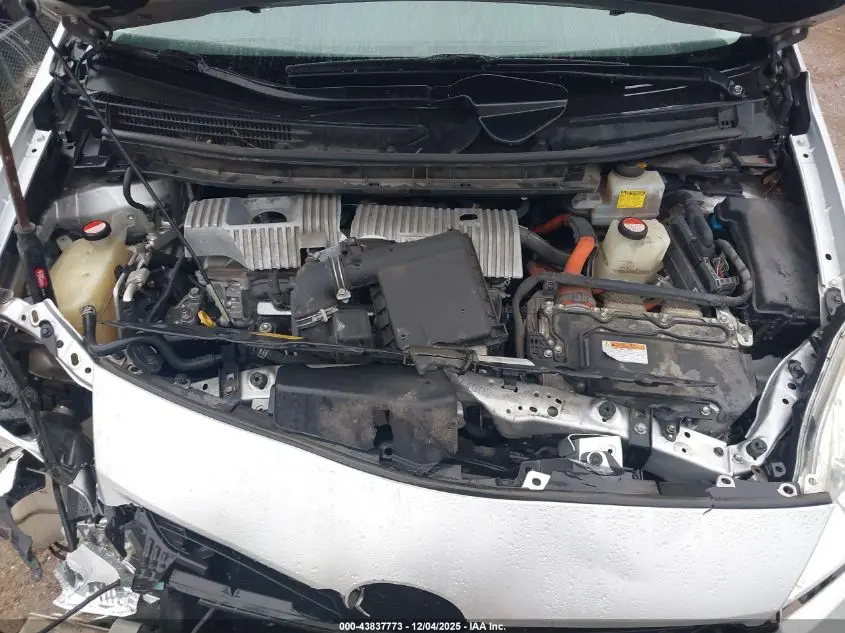 2015 TOYOTA PRIUS THREE