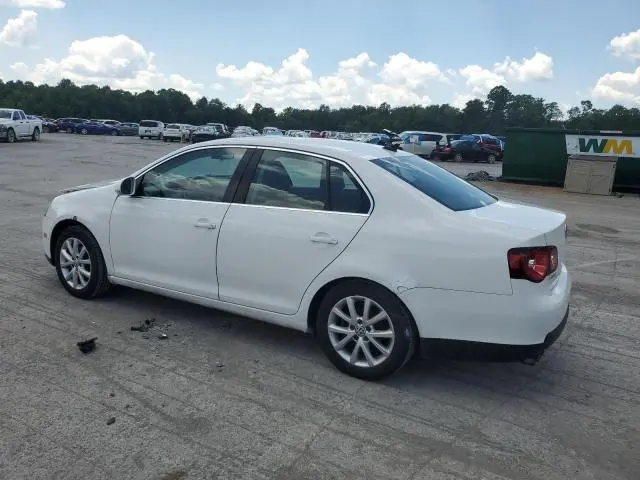 2010 VOLKSWAGEN JETTA SE  