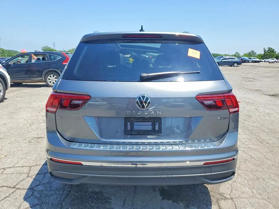 2022 VOLKSWAGEN TIGUAN SE  