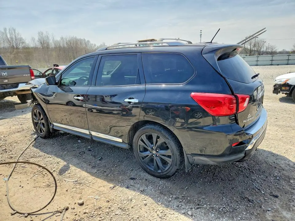2017 NISSAN PATHFINDER PLATINUM  