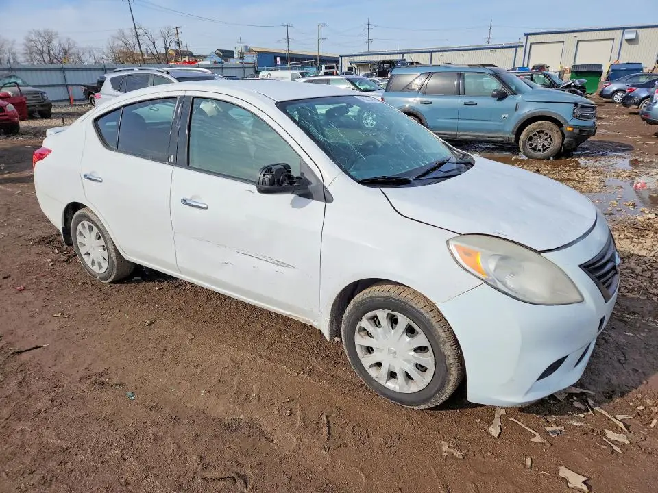 2014 NISSAN VERSA 1.6 SV  
