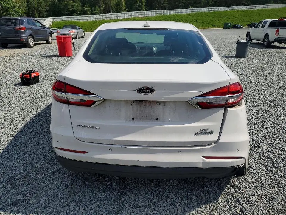 2019 FORD FUSION SE  