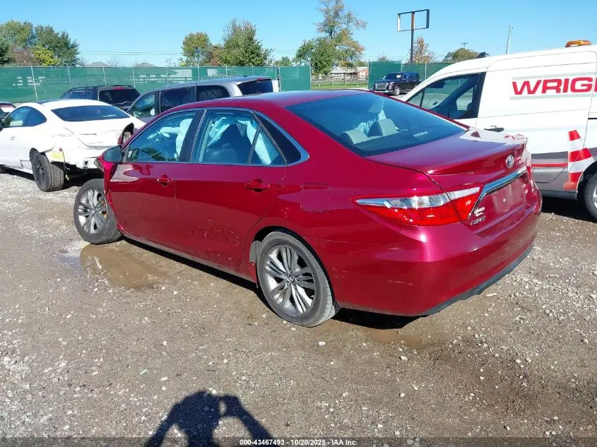 2016 TOYOTA CAMRY SE