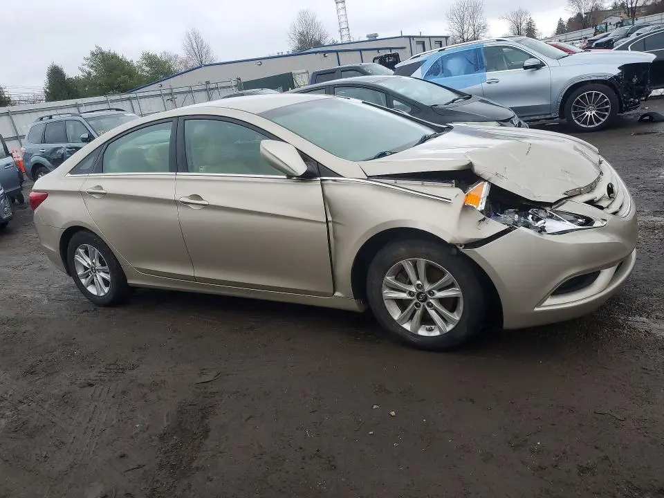 2012 HYUNDAI SONATA GLS  