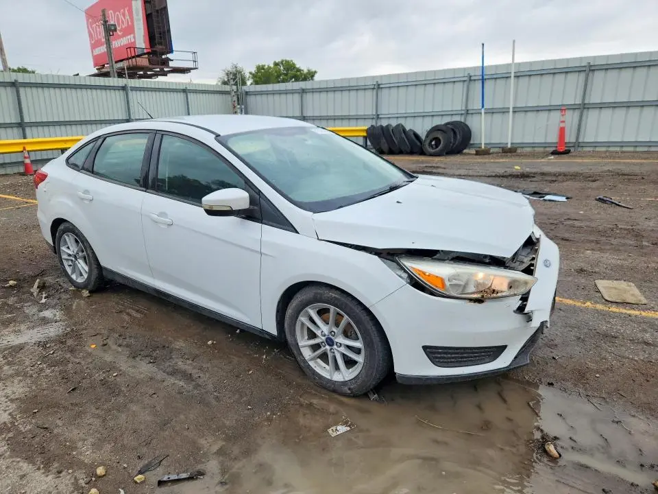 2017 FORD FOCUS SE  