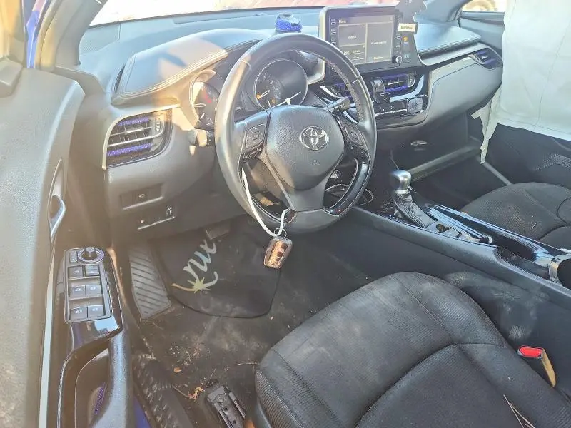 2019 TOYOTA C-HR XLE  