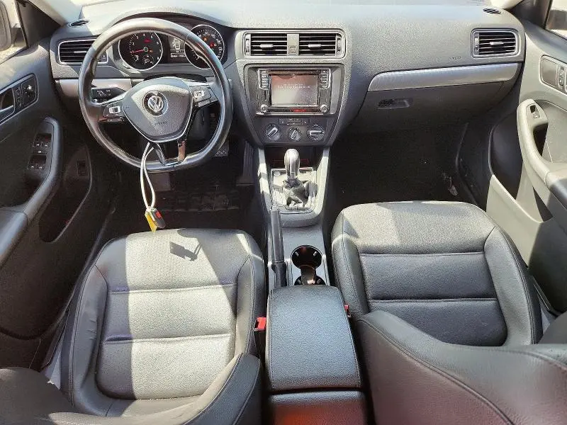 2017 VOLKSWAGEN JETTA SE  