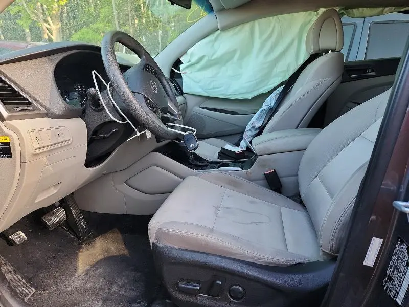 2016 HYUNDAI TUCSON SE  