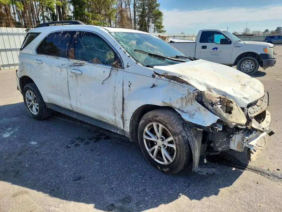 2017 CHEVROLET EQUINOX LT  
