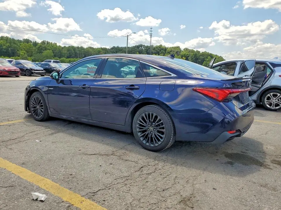2021 TOYOTA AVALON XSE  