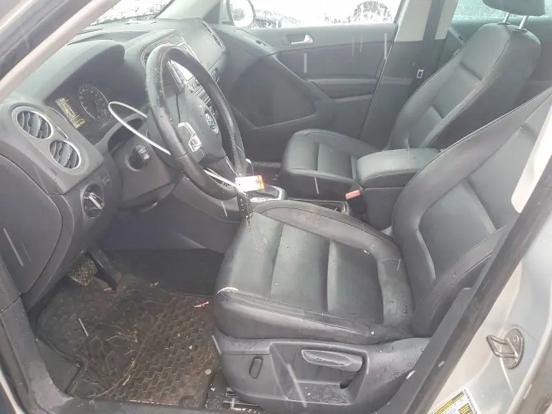2011 VOLKSWAGEN TIGUAN S  