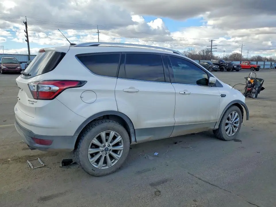 2017 FORD ESCAPE TITANIUM  