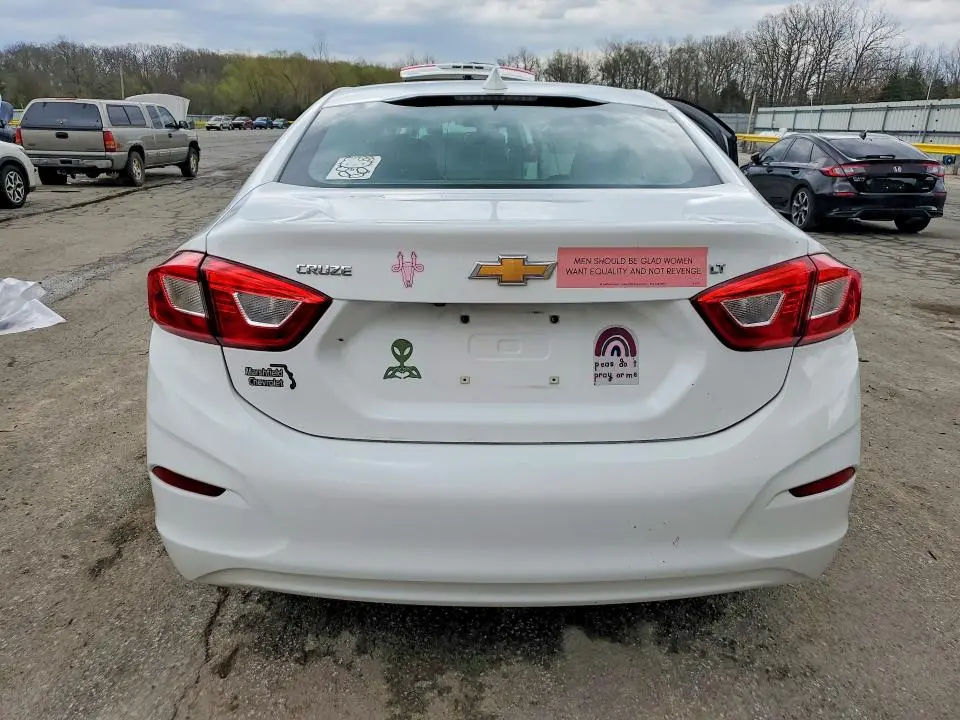 2018 CHEVROLET CRUZE LT  