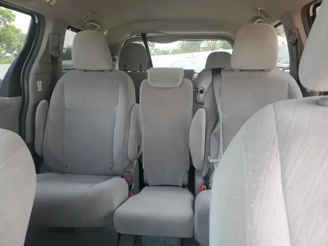 2016 TOYOTA SIENNA LE  