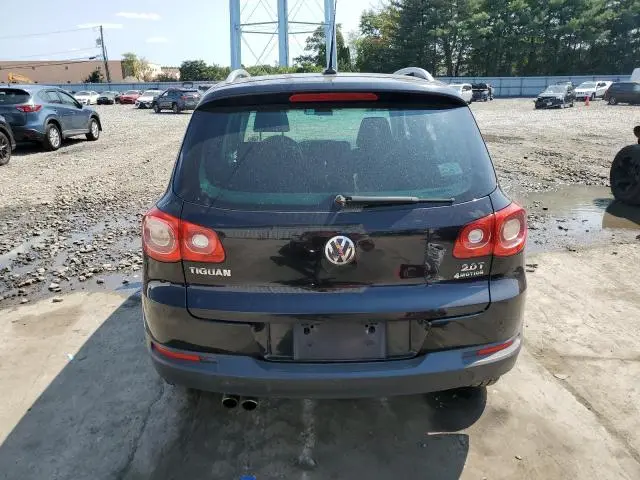 2011 VOLKSWAGEN TIGUAN S  