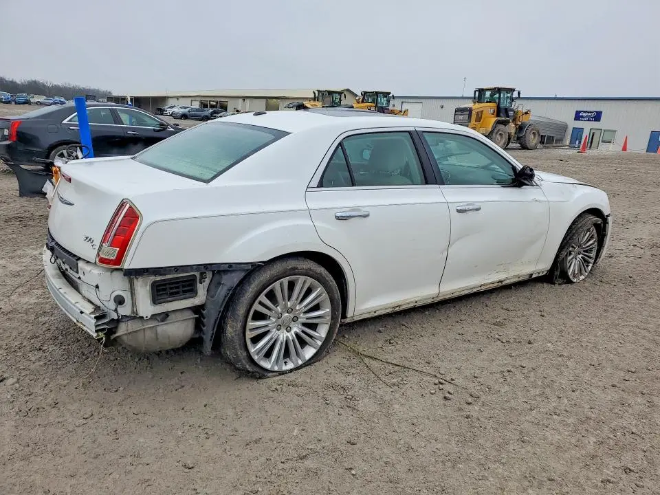 2011 CHRYSLER 300C   