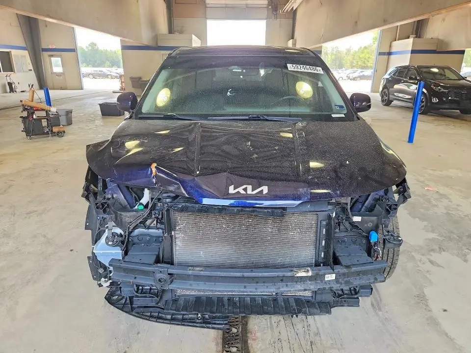 2023 KIA CARNIVAL LX  