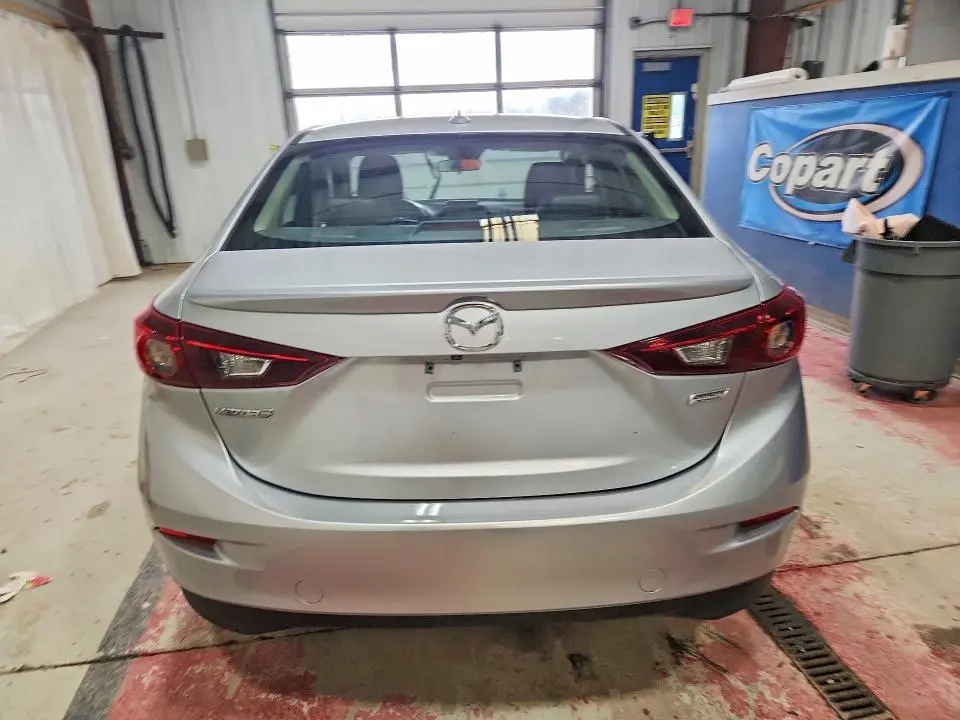 2018 MAZDA 3 TOURING  