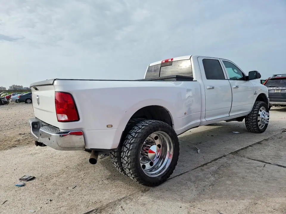 2016 RAM 3500 SLT  