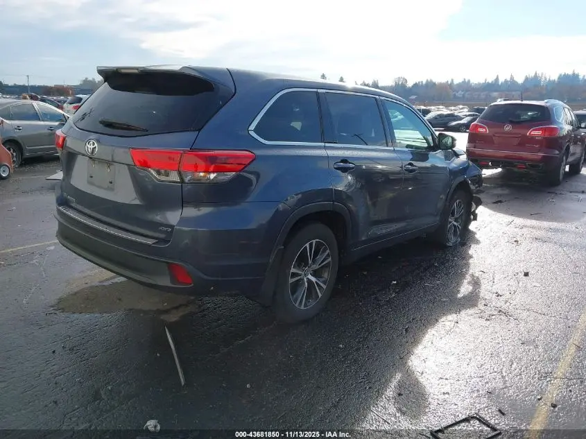 2019 TOYOTA HIGHLANDER LE