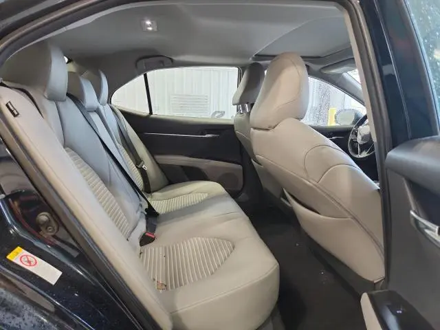 2019 TOYOTA CAMRY SE  