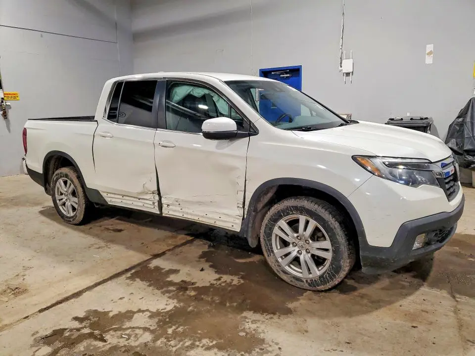 2017 HONDA RIDGELINE LX  