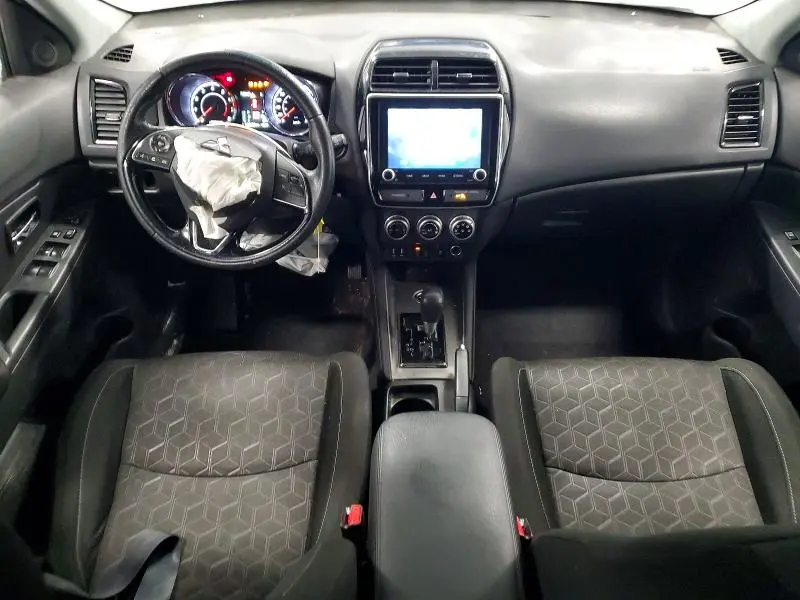 2020 MITSUBISHI RVR SE  