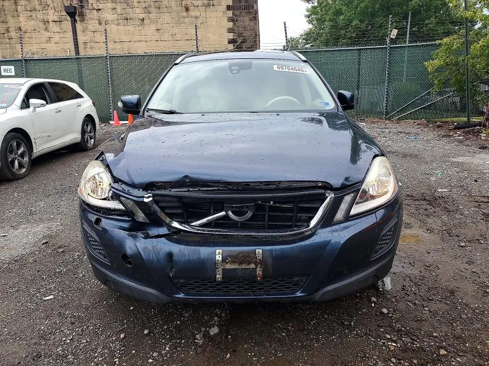 2011 VOLVO XC60 T6  