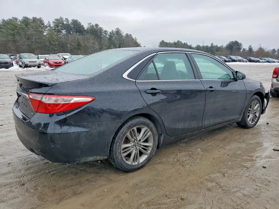 2017 TOYOTA CAMRY SE  