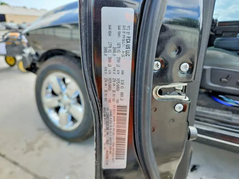 2016 RAM 1500 SLT  